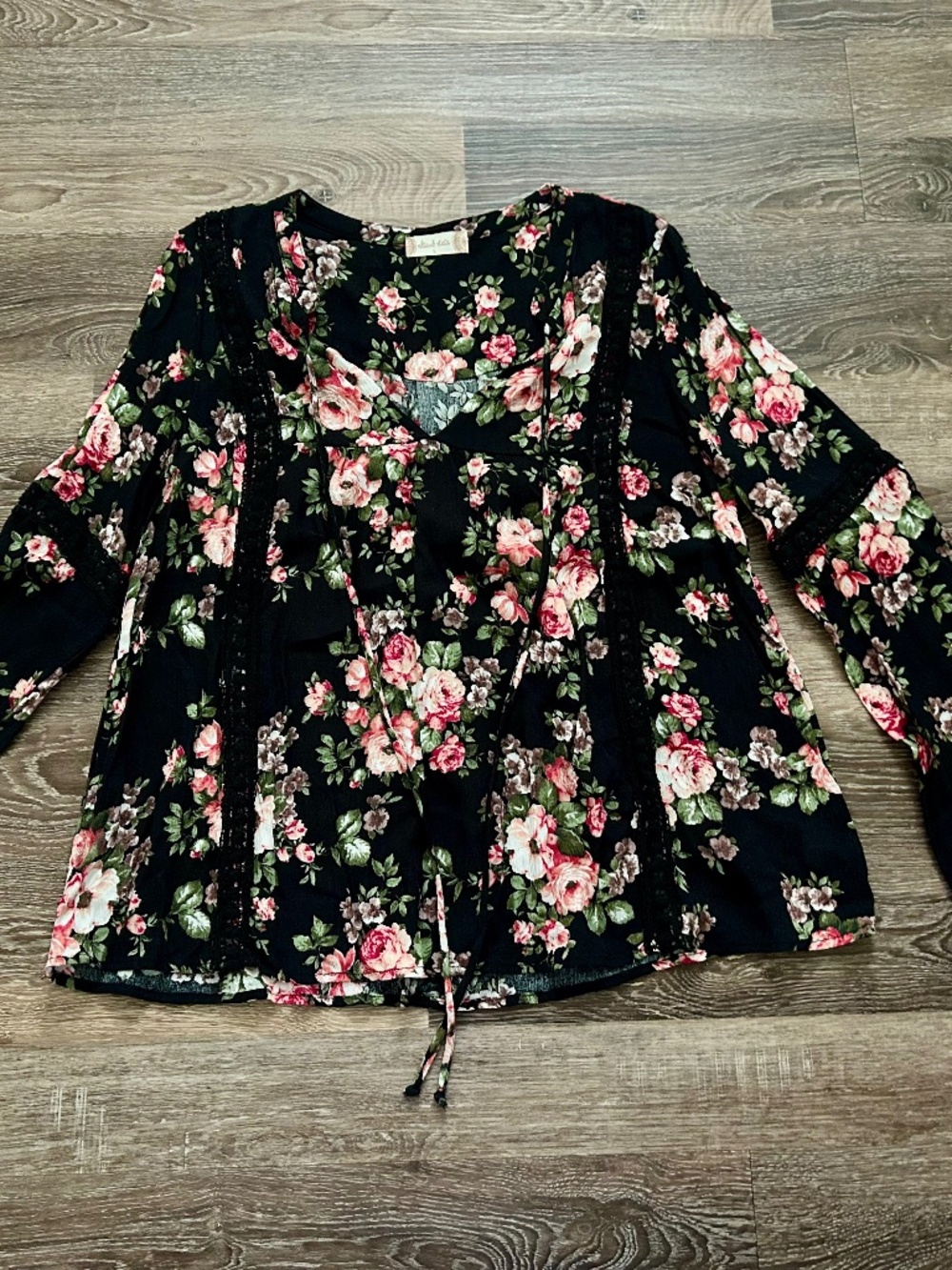 Altar’d State Deep V-neck Floral Peasant Top with Bell Sleeves Sz Large